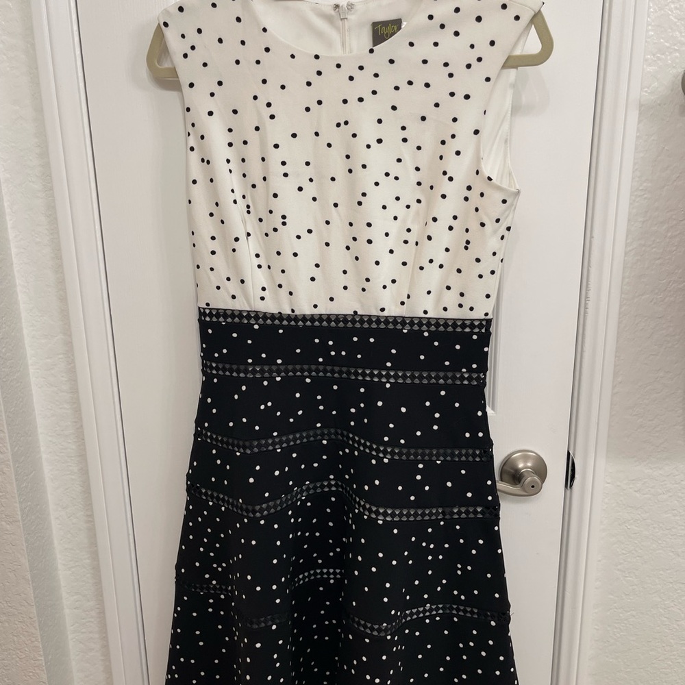 Gorgeous brand NEW Taylor dress